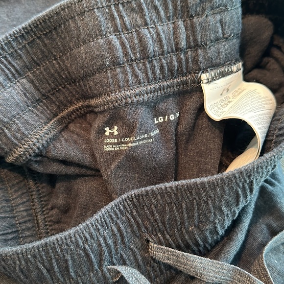 UA women’s size L sweatpants - Picture 2 of 2